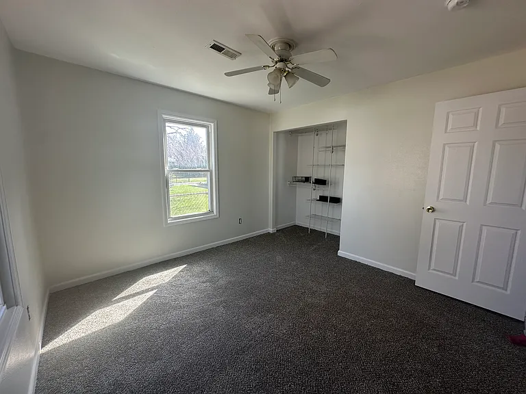 2739 Bleeker St — Photo 17