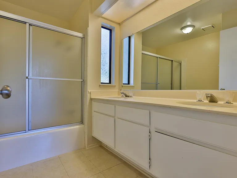 1061 Thistlegate Rd — Photo 11
