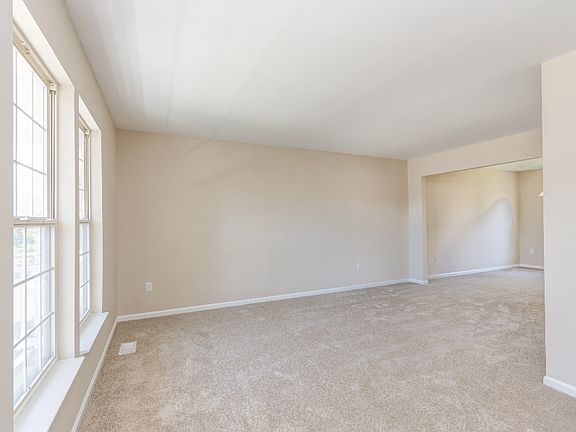 3rd image of 4 Cedar Park Ct