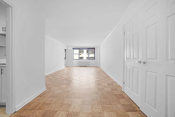 1st image of 401 E 89th St APT 11G