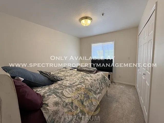 1045 Oberland Dr — Photo 16