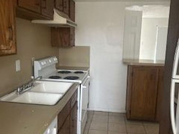 4th image of 506 Esther Cir #4