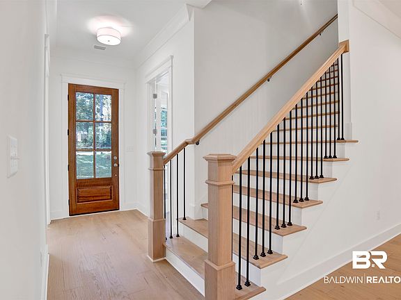 5th image of 5 Longleaf Cir