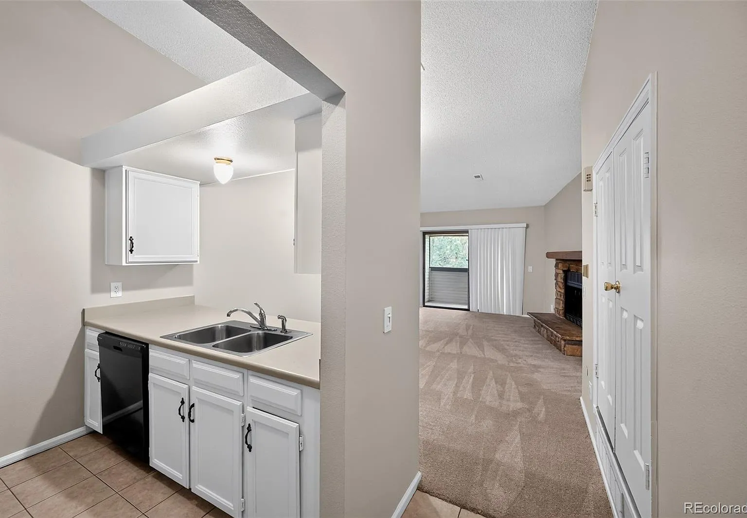 16153 E Alaska Pl — Photo 1