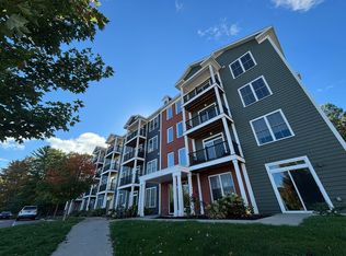 181 Winterberry Ln #102, Burlington, VT 05401