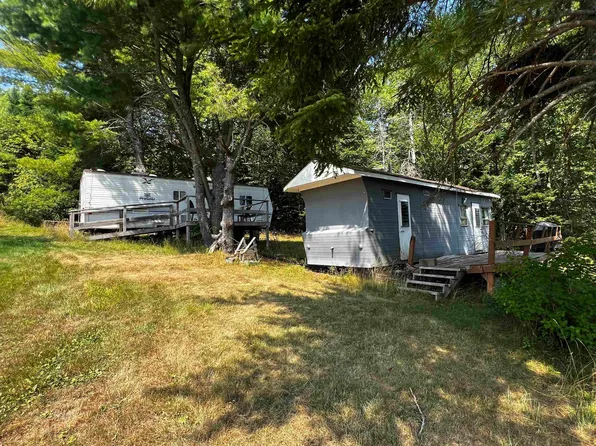 35 Shine Dr W, Antigonish, NS B2G 2L3