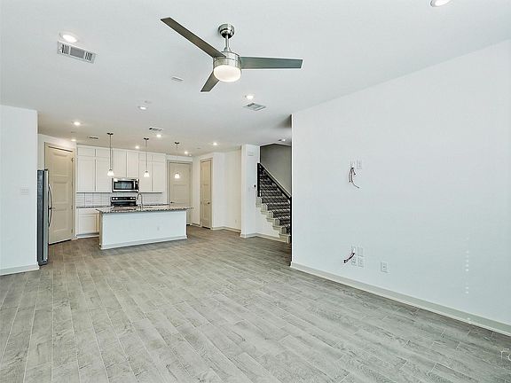2nd image of 557 Eiseley Dr