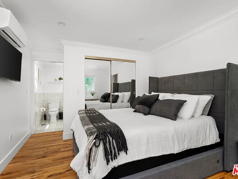 4734 Los Feliz Blvd — Photo 30