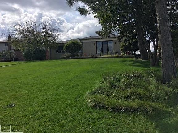 2nd image of 14431 Lakeshore Dr