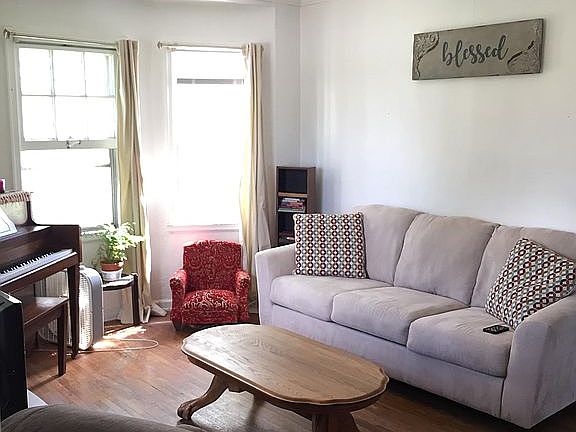 4th image of 107 N 2nd Ave