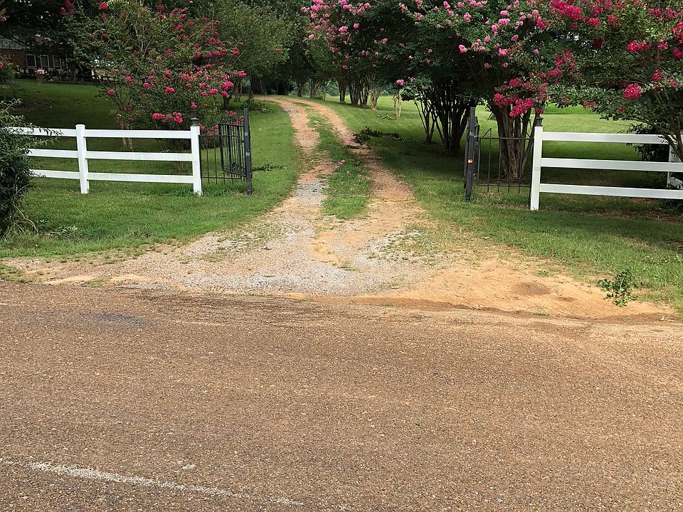 Gate that can be locked