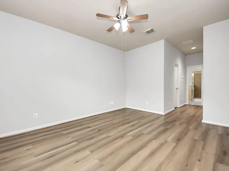 1251 Glenwood Canyon Ln — Photo 11