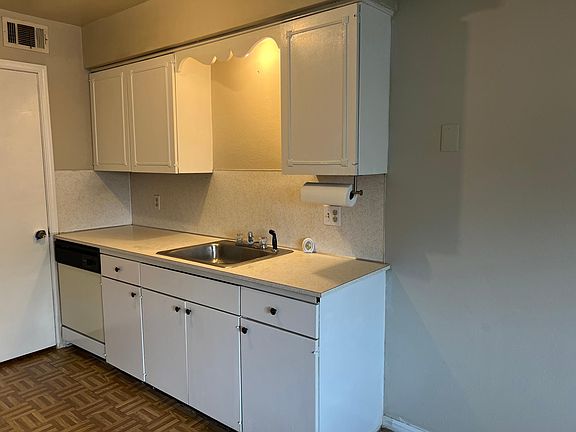 3rd image of 215 W Muskogee St #210