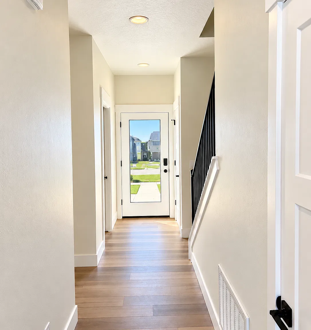 3 bed, 2.5 bath, 1529 sqft, $3,125 — Photo 4