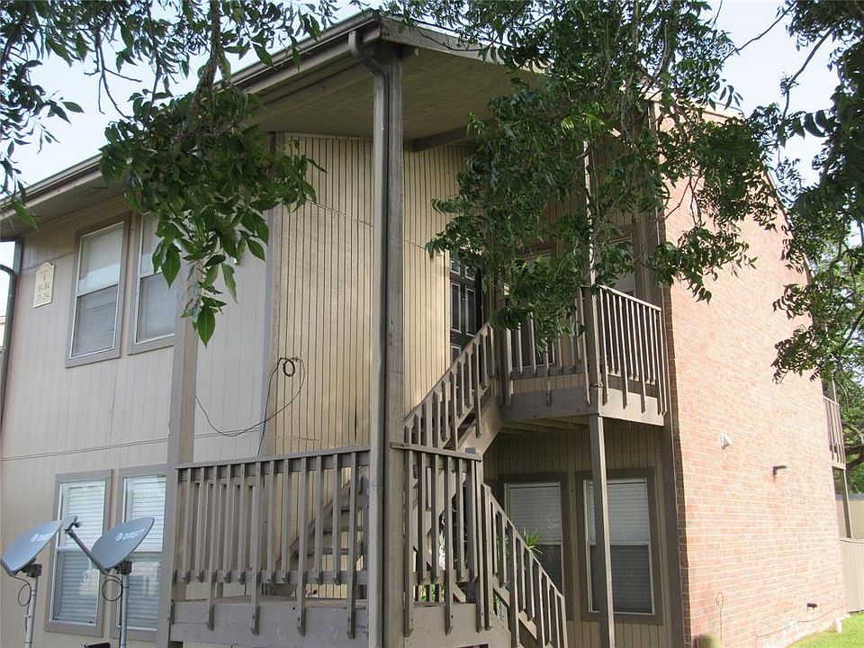 1st image of 418 Garland Dr APT 201