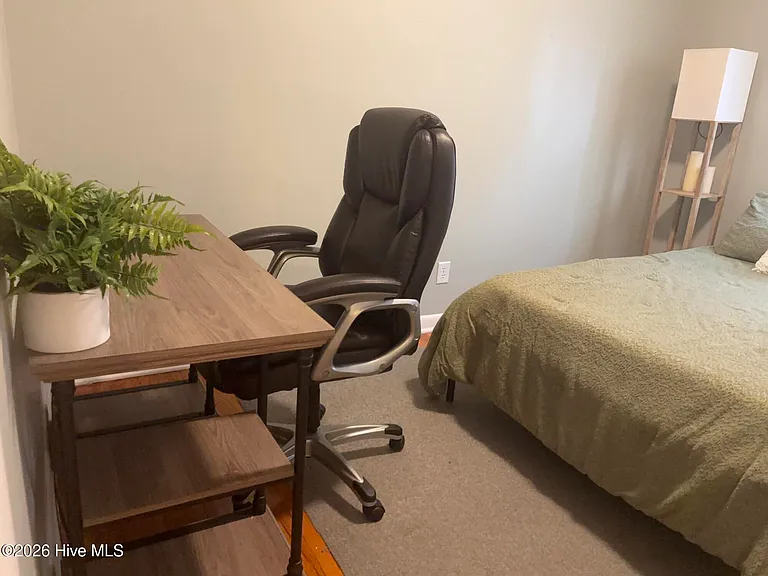 539 Martin Ln — Photo 19