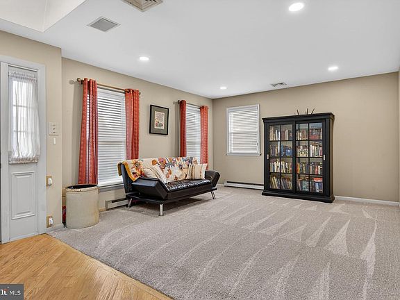 5th image of 579 Hiview Dr
