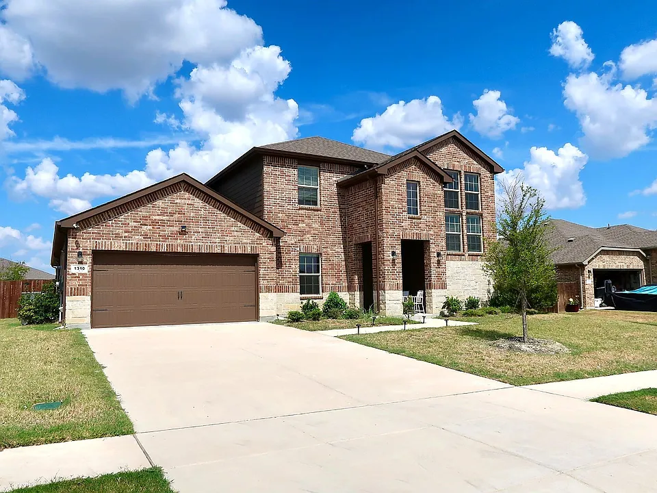 1310 Tophill Dr