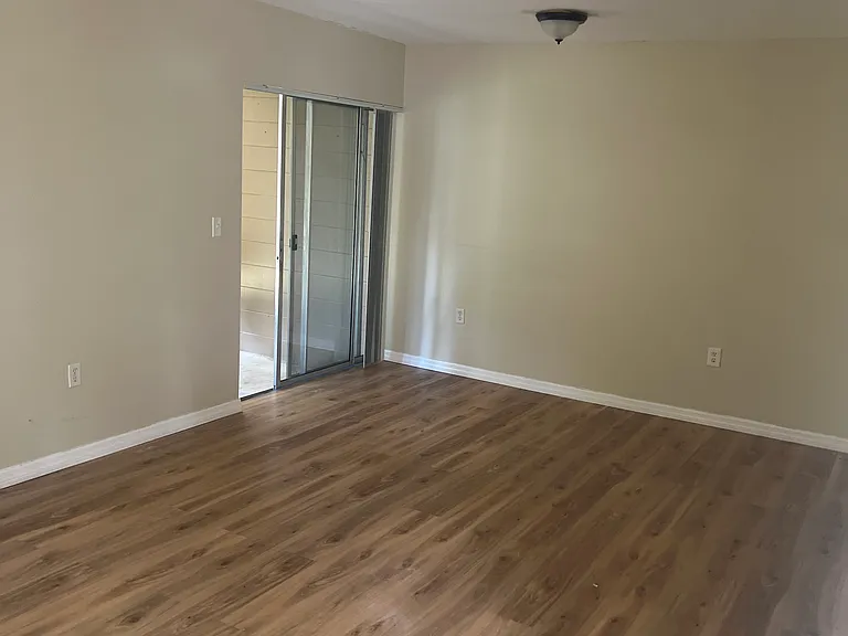 130 Jasmine Woods Ct — Photo 16