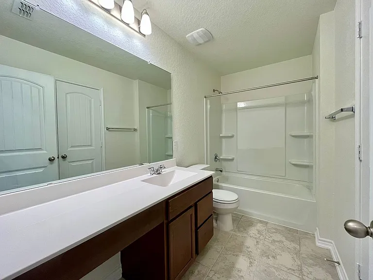 8405 Amistad Cv — Photo 16