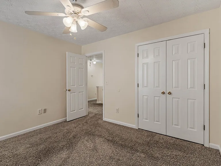 310 Sarasota Ln — Photo 30