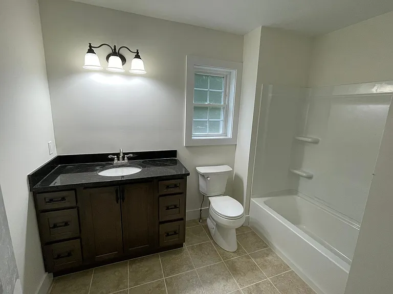 Redwood Ln — Photo 3