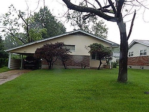 1st image of 2227 Hollis Dr