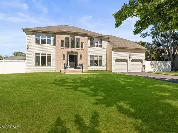 24 Valley Forge Rd, Eatontown, NJ 07724