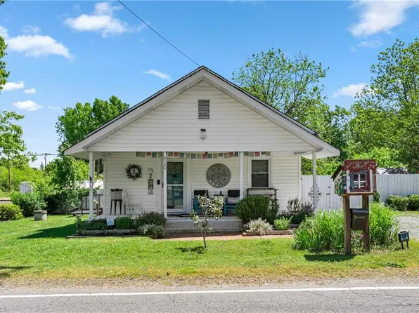 620 E Steeple Chase Rd, Pleasant Garden, NC 27313