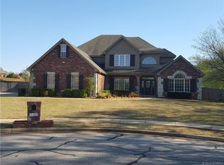 7107 S Sycamore Pl W, Broken Arrow, OK 74011