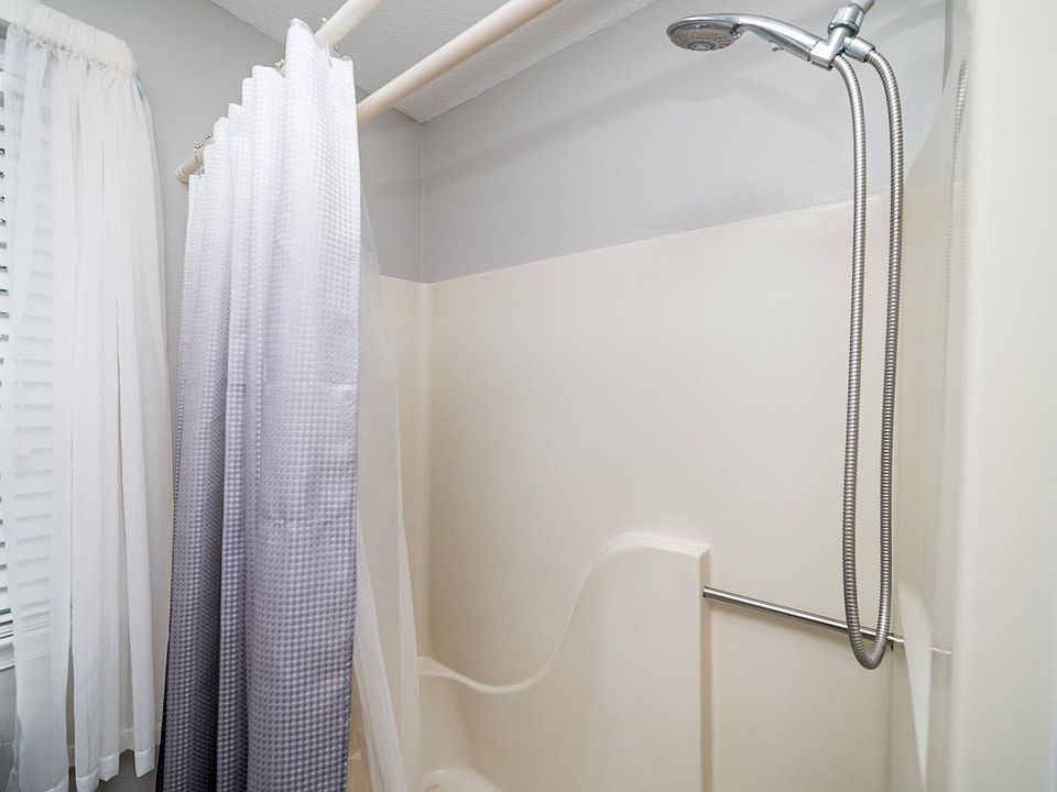 2nd image of 107 Moultire Pl