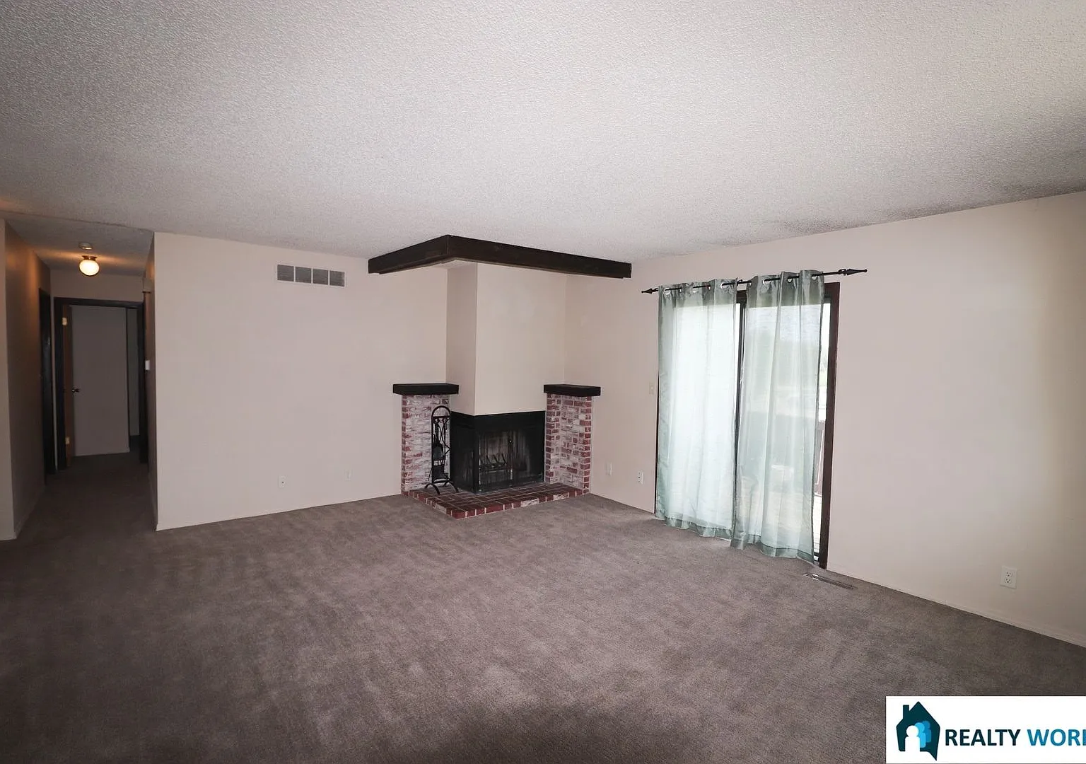 3920 Sweetbriar Lane — Photo 2