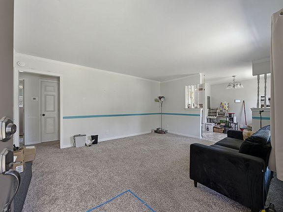 4th image of 535 Donna Dr