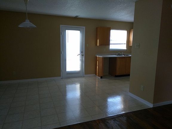 4th image of 2528 Redland Ln