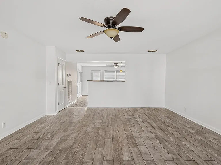 407 Arapaho Dr — Photo 6
