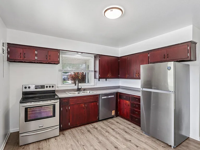 2223 Grove Ave — Photo 11