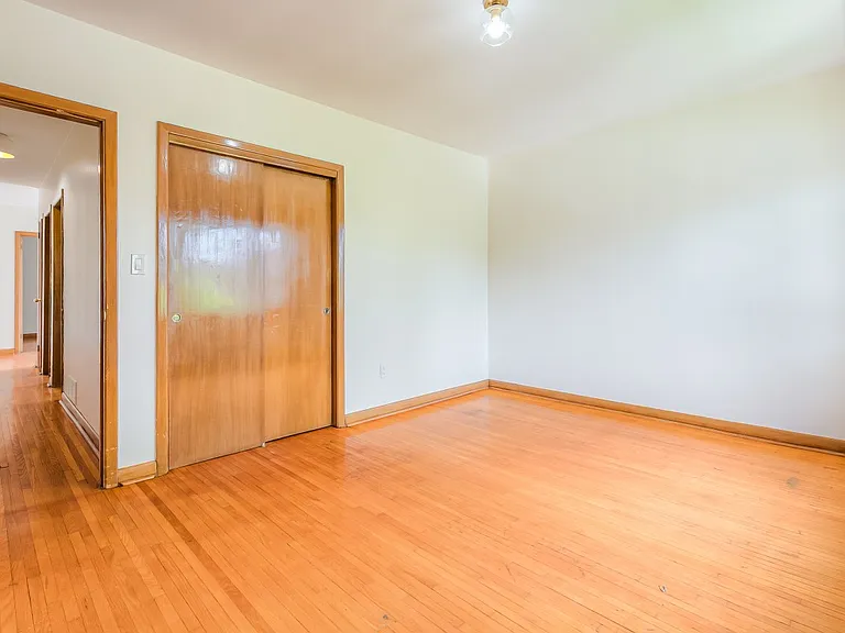 85 Greenlaw Ave — Photo 14