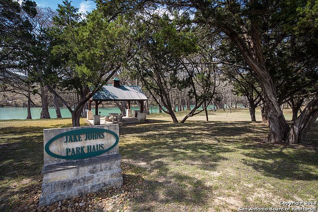 1st image of 1131 River Oaks Blvd