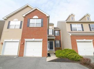 5562 Spring Ridge Dr W, Macungie, PA 18062