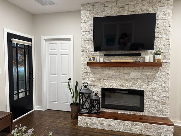 2nd image of 134 N Bureau Ave