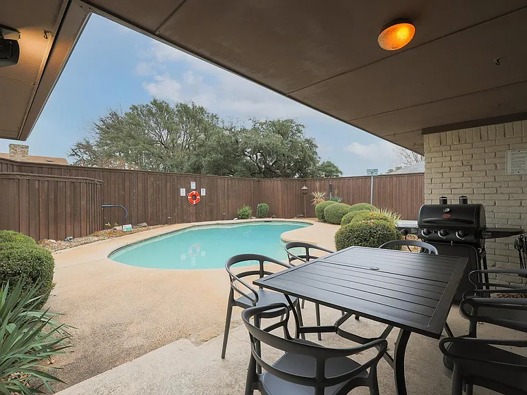 2116 Newcastle Cir — Photo 35