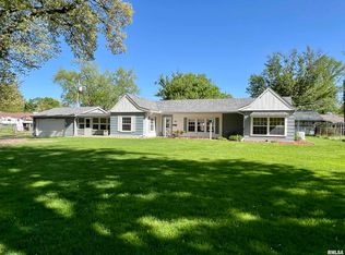 554 Forest Rd, East Moline, IL 61244