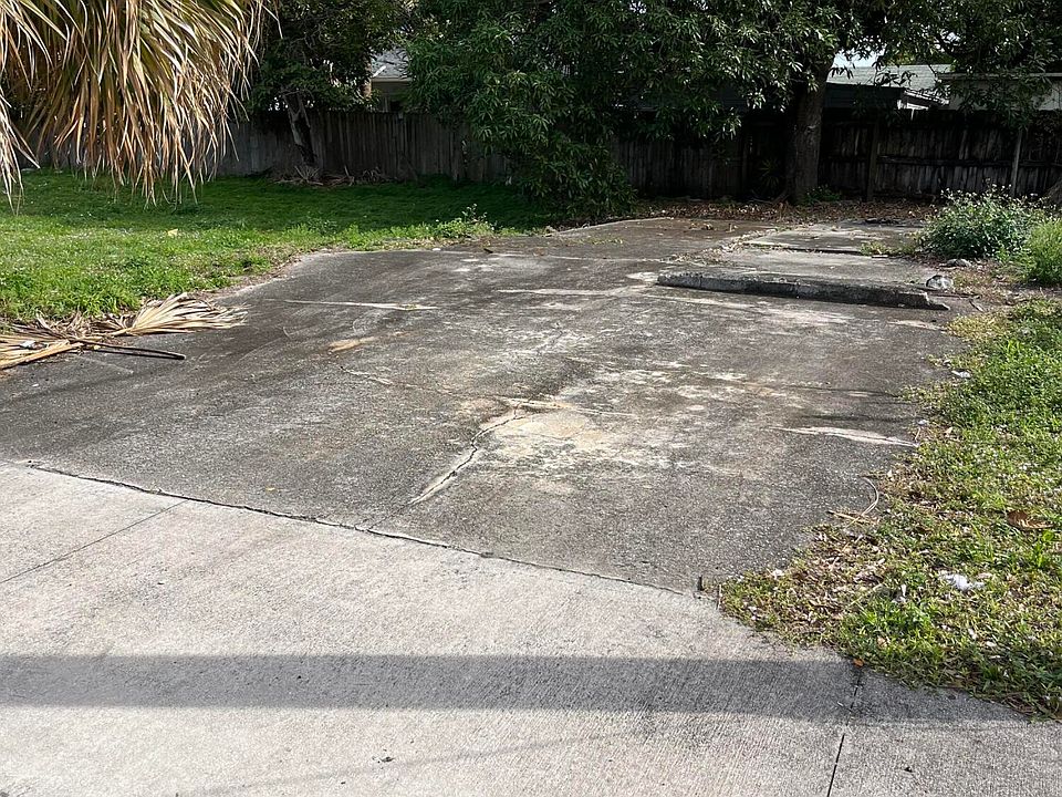 1st image of 962 30th Street
