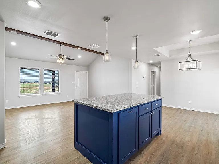 8907 N County Road 3200 — Photo 15