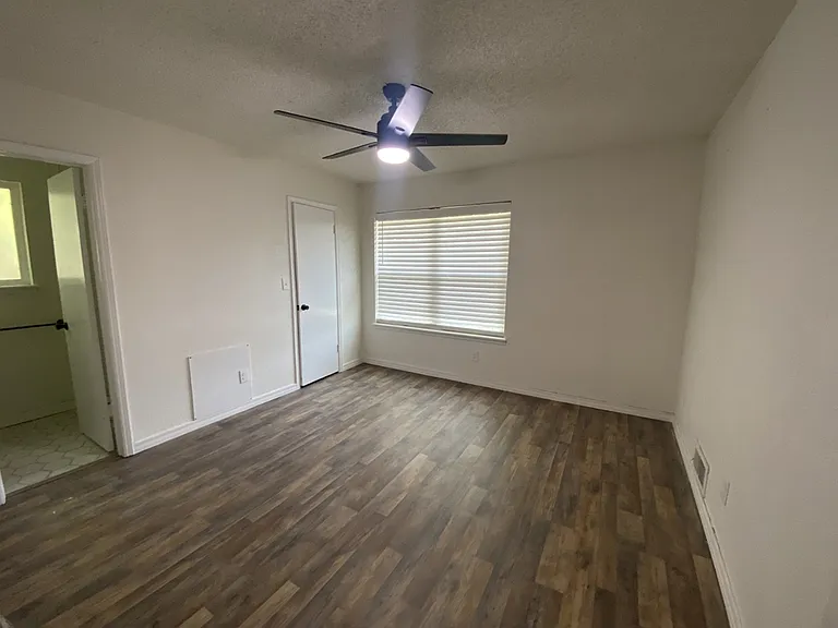 900 W Madison St — Photo 9