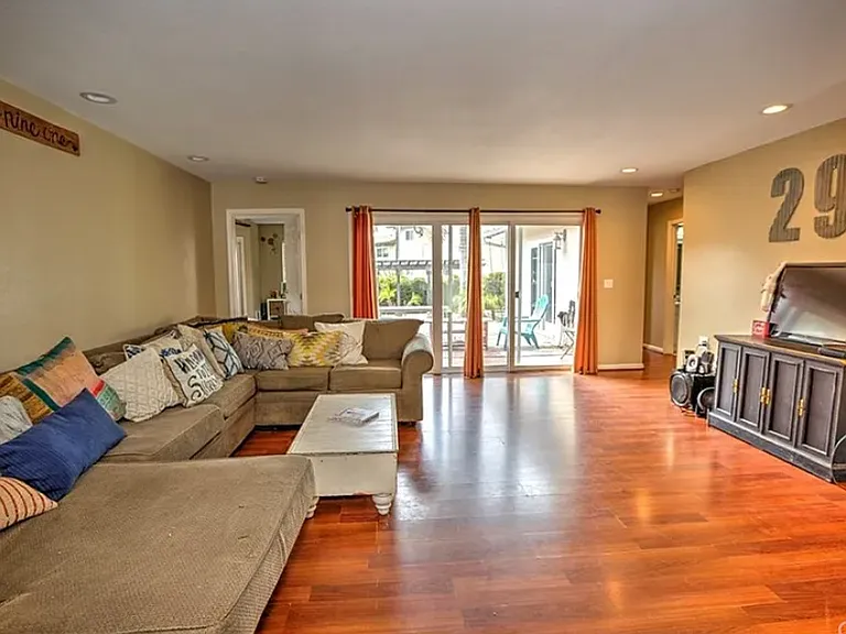 291 Hathway Ave — Photo 5