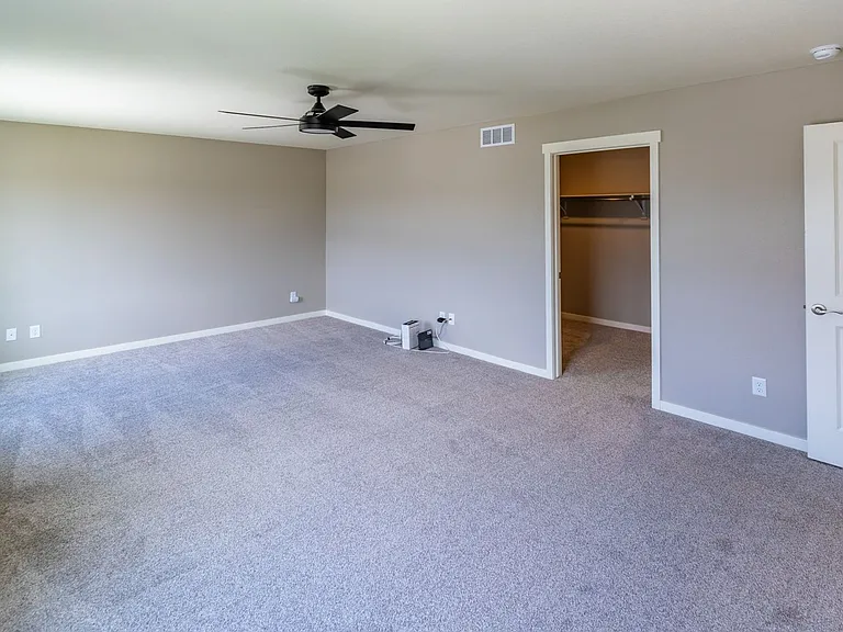 1464 Vantage Pkwy — Photo 33