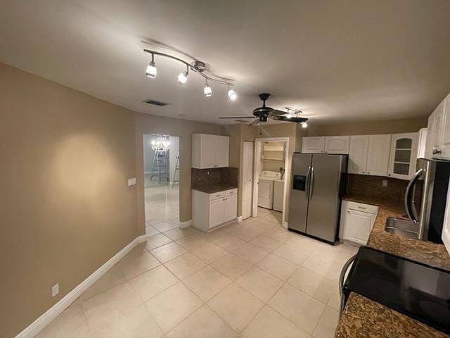 1st image of 952 Mockingbird Ln APT 607