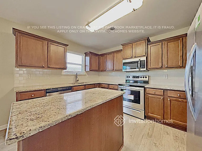 925 Donington Cir — Photo 10