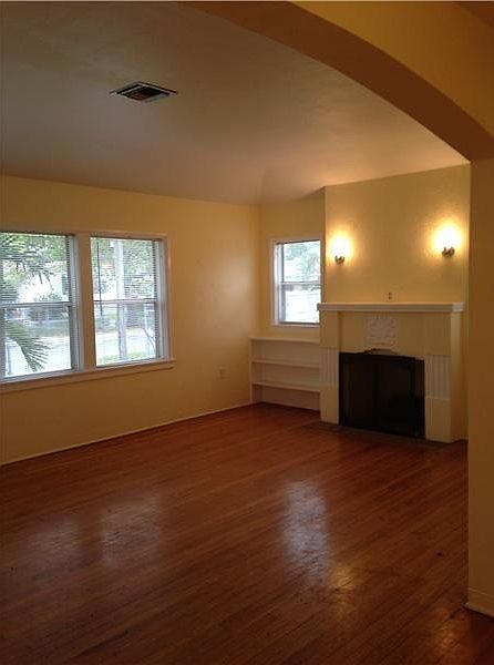 2nd image of 274 NE 110th St